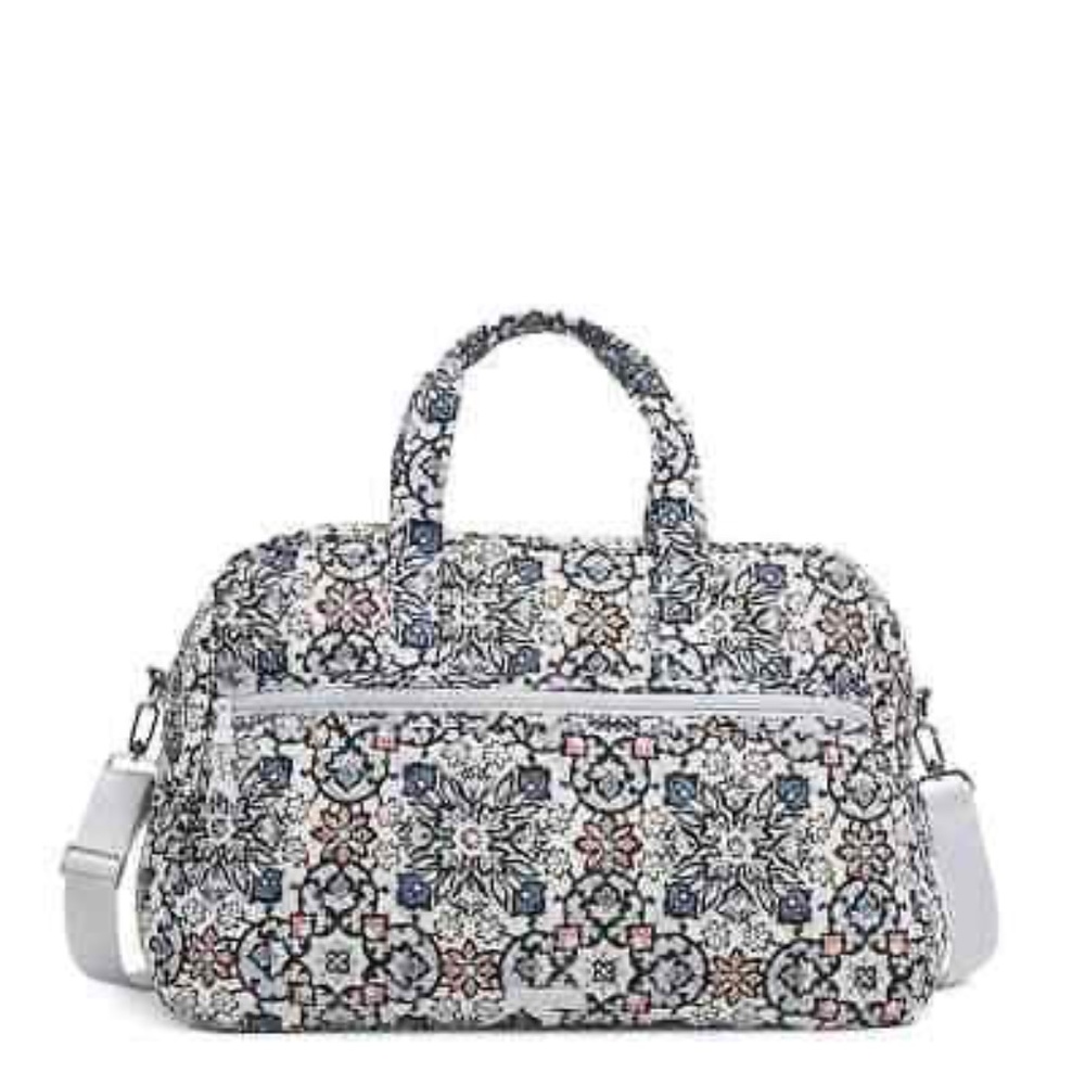 VERA BRADLEY Medium Traveler BAG in Lisbon Medallion print